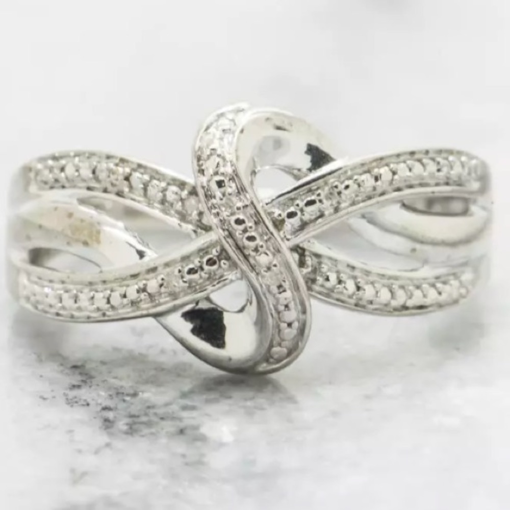 Natural diamond ring .20ctw, nwot.